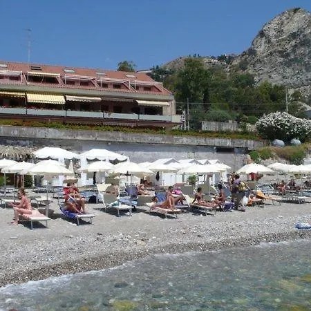 Πανσιόν Il Cantone Del Faro 4*