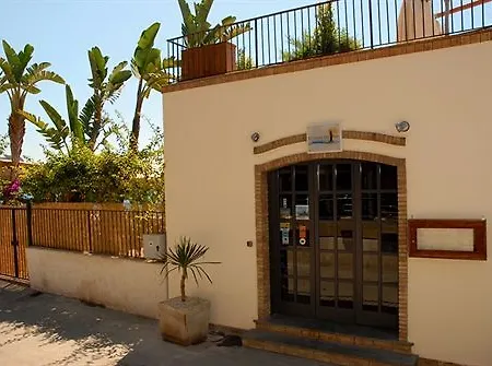 Il Cantone Del Faro Gasthof Giardini-Naxos