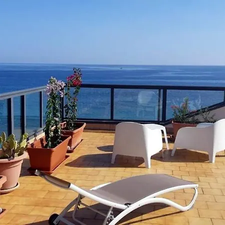 Il Cantone Del Faro Giardini Naxos