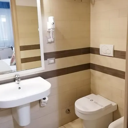 Πανσιόν Il Cantone Del Faro 4*