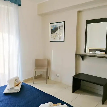 Il Cantone Del Faro Πανσιόν Giardini Naxos